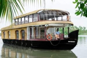 KUMARAKOM HOUSEBOAT